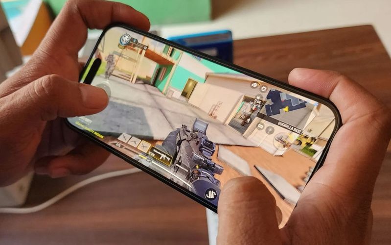 Không được sử dụng iPhone khi đang sạc 