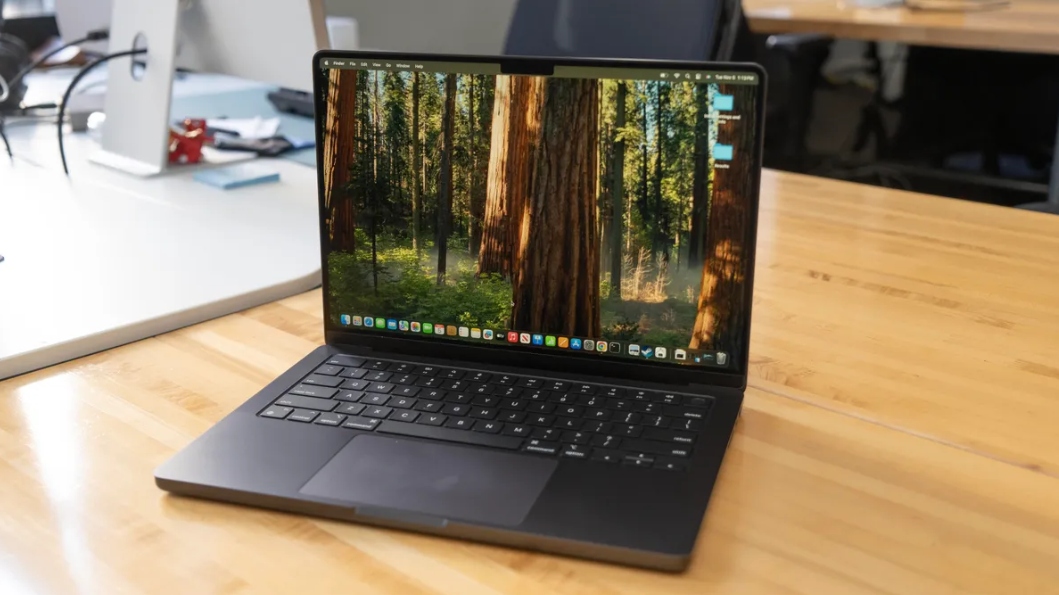 Âm thanh sống động trên MacBook Pro 14 inch 2024