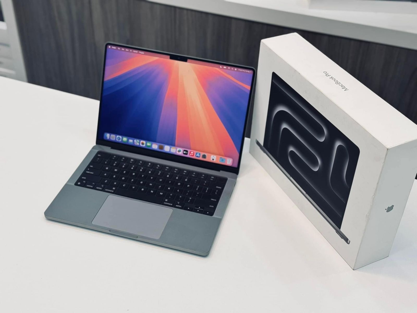 Thiết kế sang trọng và bền bỉ