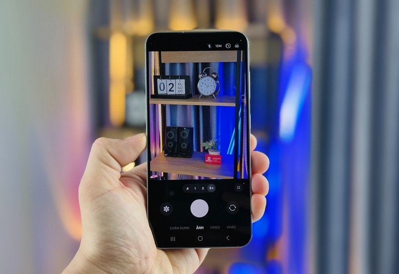 1.4. So sánh camera iPhone 16 và Galaxy S25: Sắc nét từng chi tiết