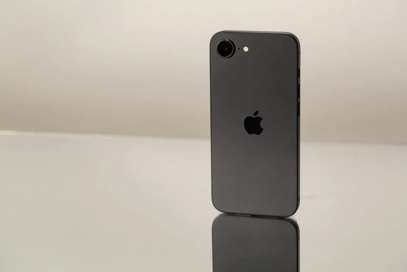 iPhone 16e Cũ chính hãng 18