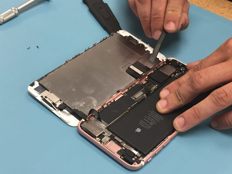 Thay màn hình iPhone 7 Plus 6