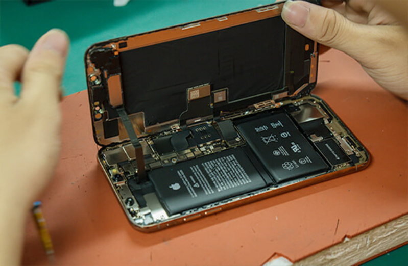 Thay màn hình iPhone 13 Pro Max 4