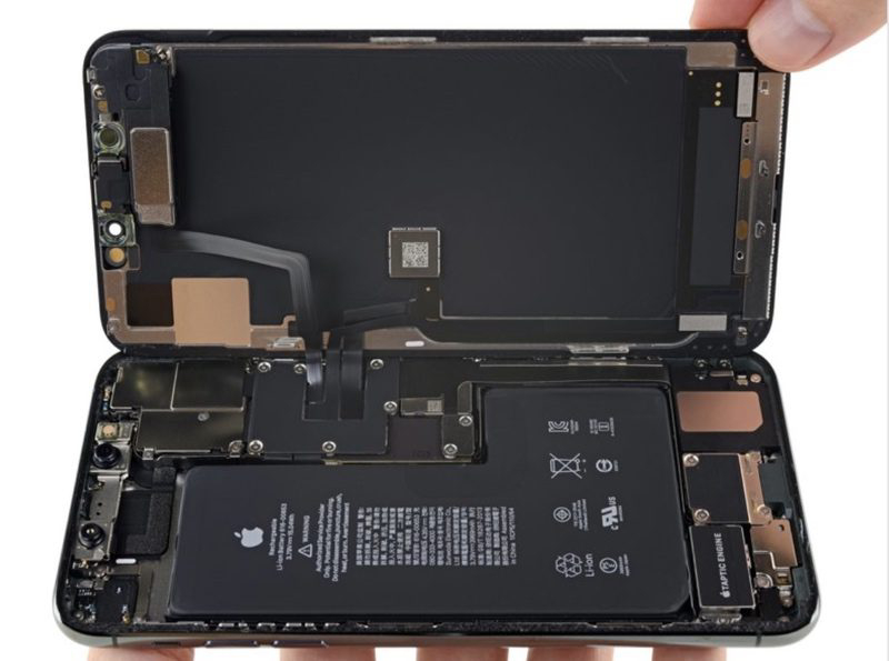 thay pin iPhone 11 Pro Max 1