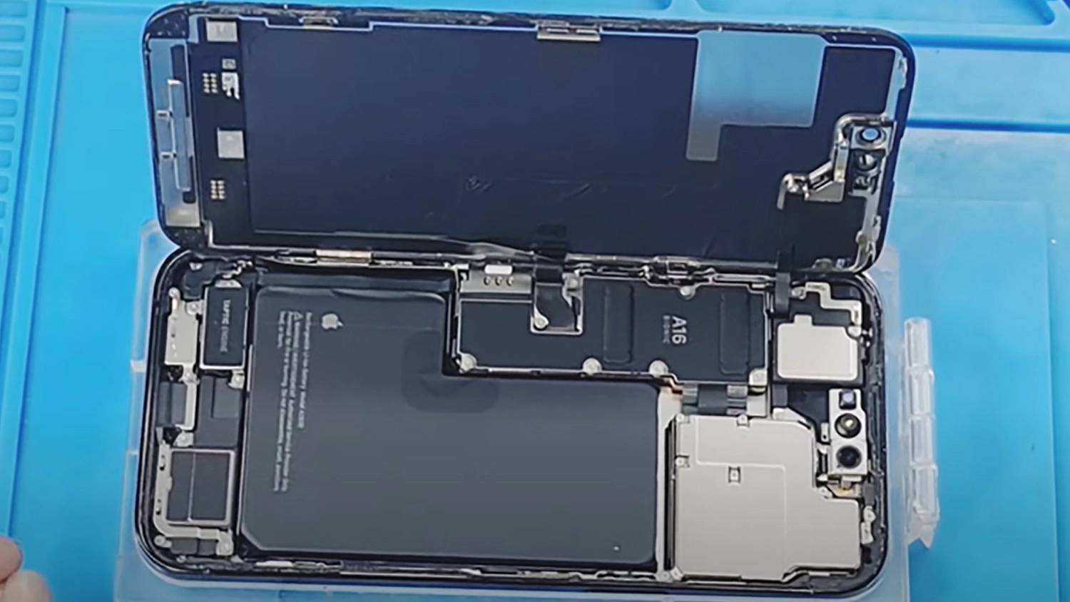 thay màn hình iPhone 14 Pro Max 6