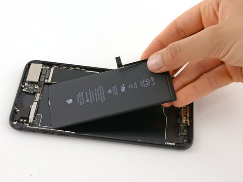 Thay pin iPhone 7 Plus