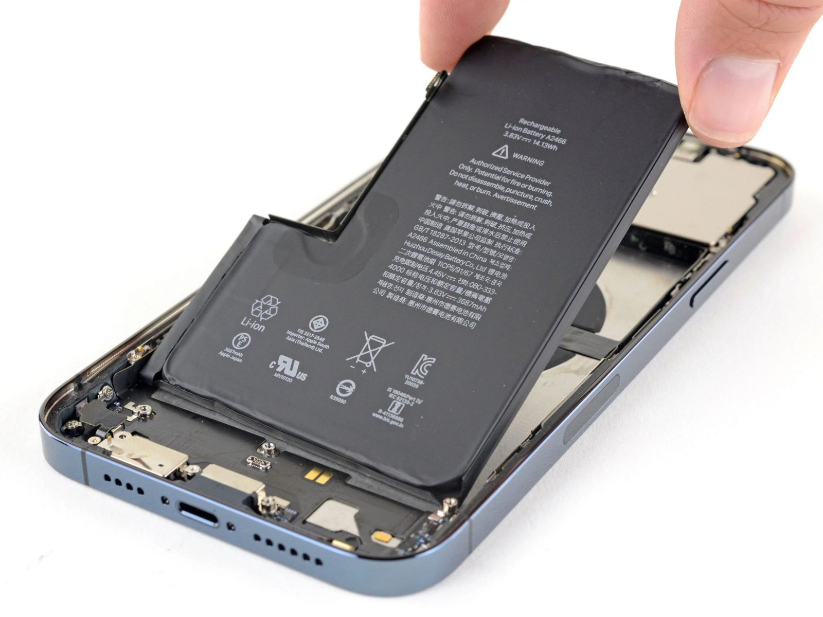 Thay pin iPhone 12 Pro Max 1