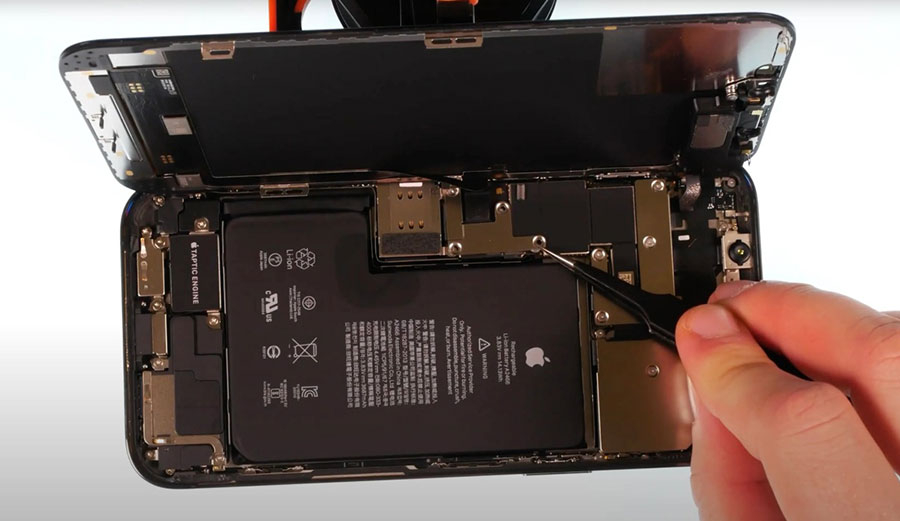 Thay pin iPhone 12 Pro Max 5