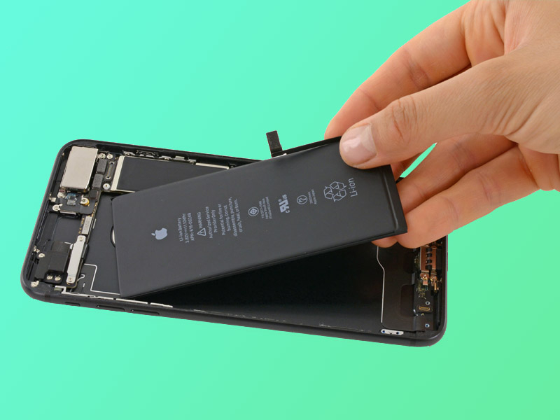 Thay pin iPhone 7 Plus 10