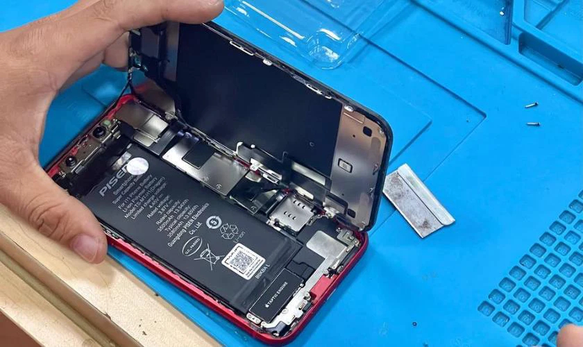 Thay pin iPhone 12 Mini 2