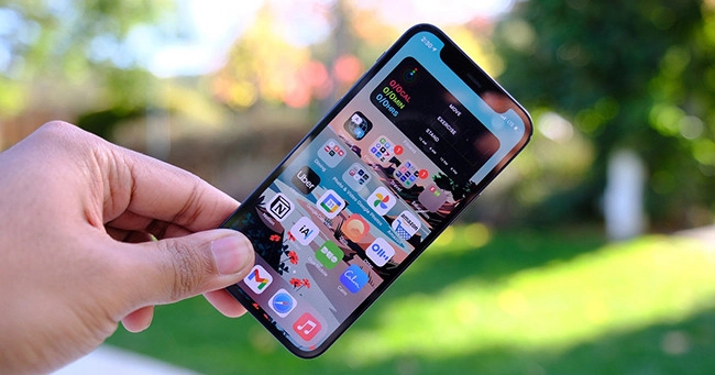 Thay pin iPhone 12 Mini 4