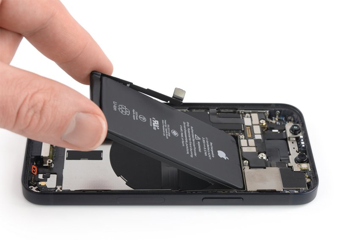 Thay pin iPhone 12 Mini