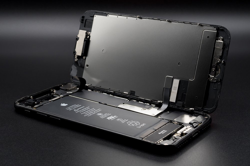 Thay pin iPhone 11 4