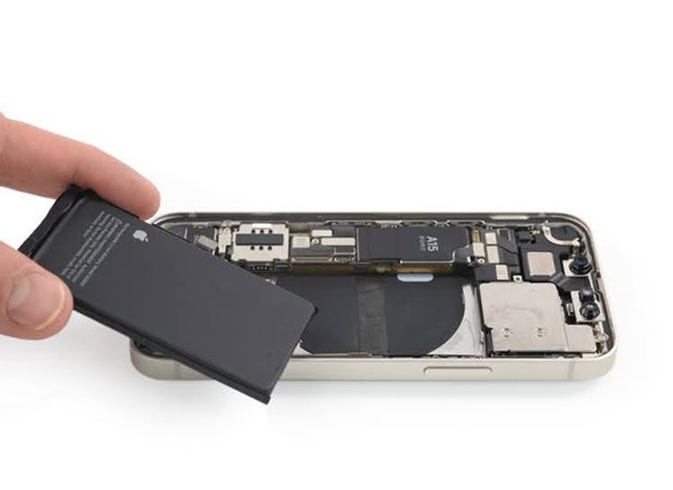Thay-pin-iPhone-13-Mini-3