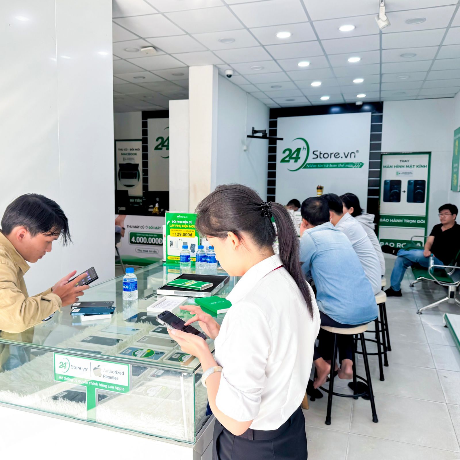 Thay pin iPhone 13 thường 6