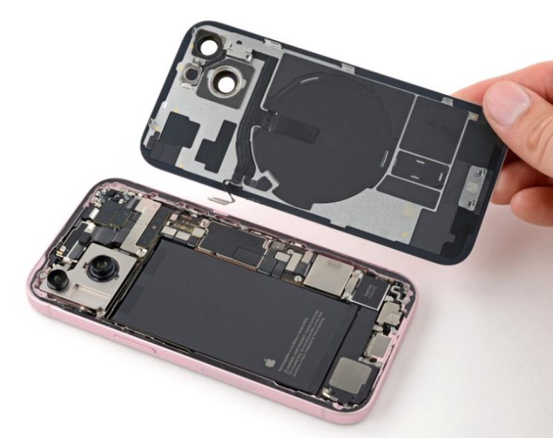 Thay pin iPhone 15 thường 6