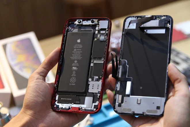 Thay pin iPhone XR 2