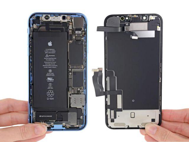 Thay pin iPhone XR