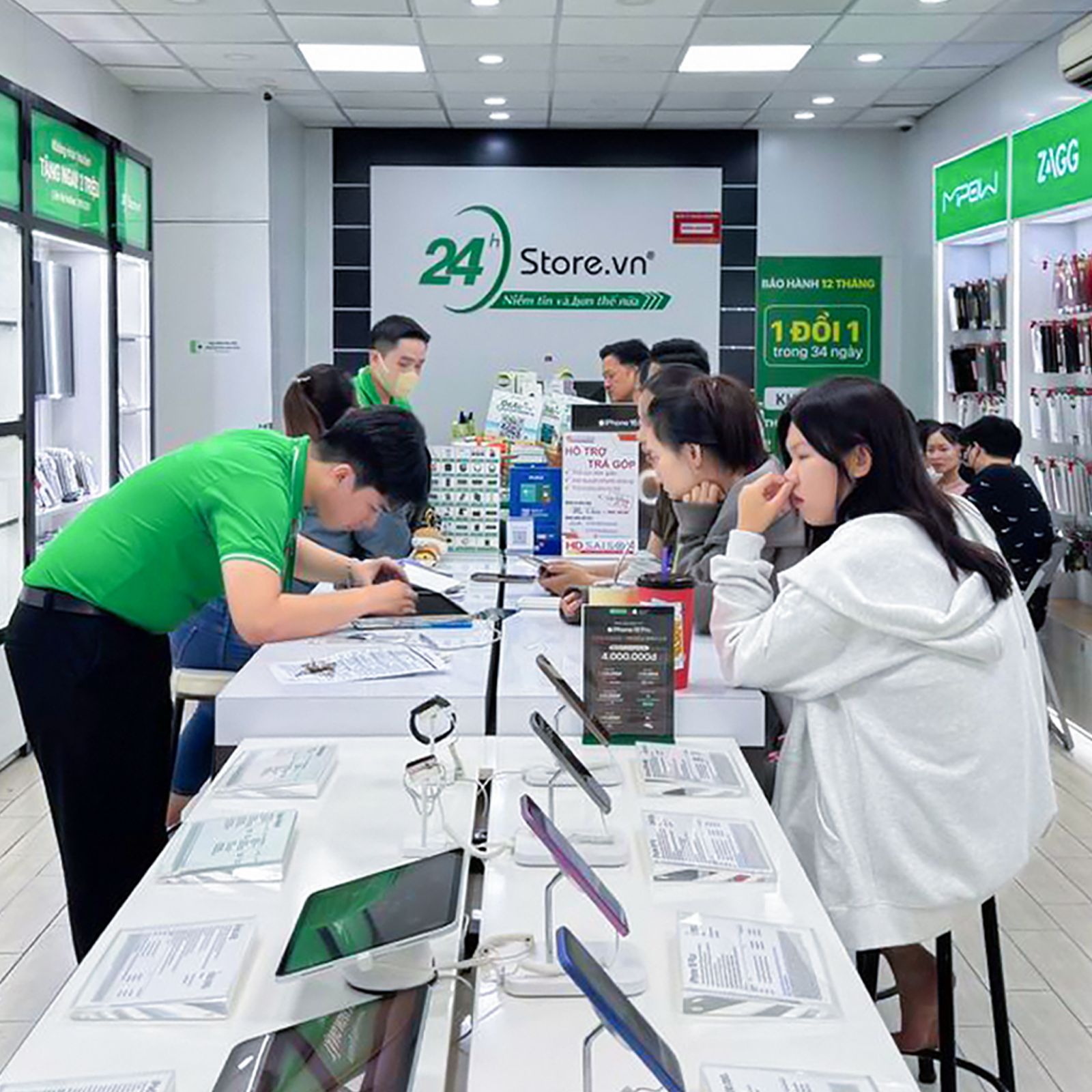 Apple Watch Series 10 46mm LTE - Viền Titan, Dây Cao Su Size S/M 12 Apple Watch Series 10 46mm LTE - Viền Titan, Dây Cao Su Size S/M 12