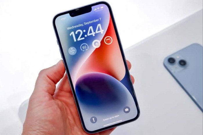 thay-man-hinh-iphone-14-plus-3