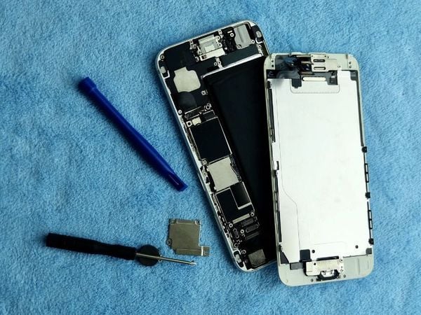 thay-man-hinh-iphone-14-plus-5