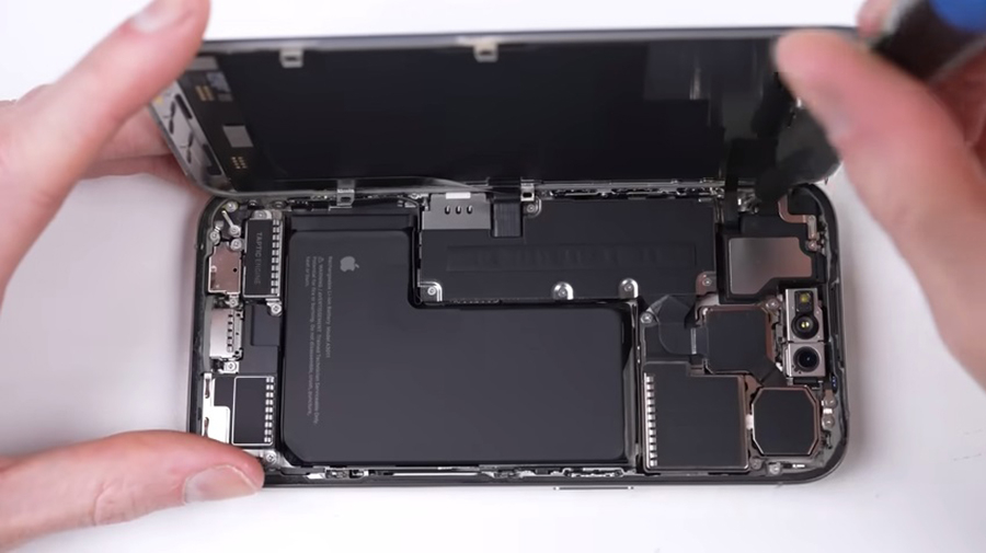 Thay màn hình iPhone 15 Pro 2