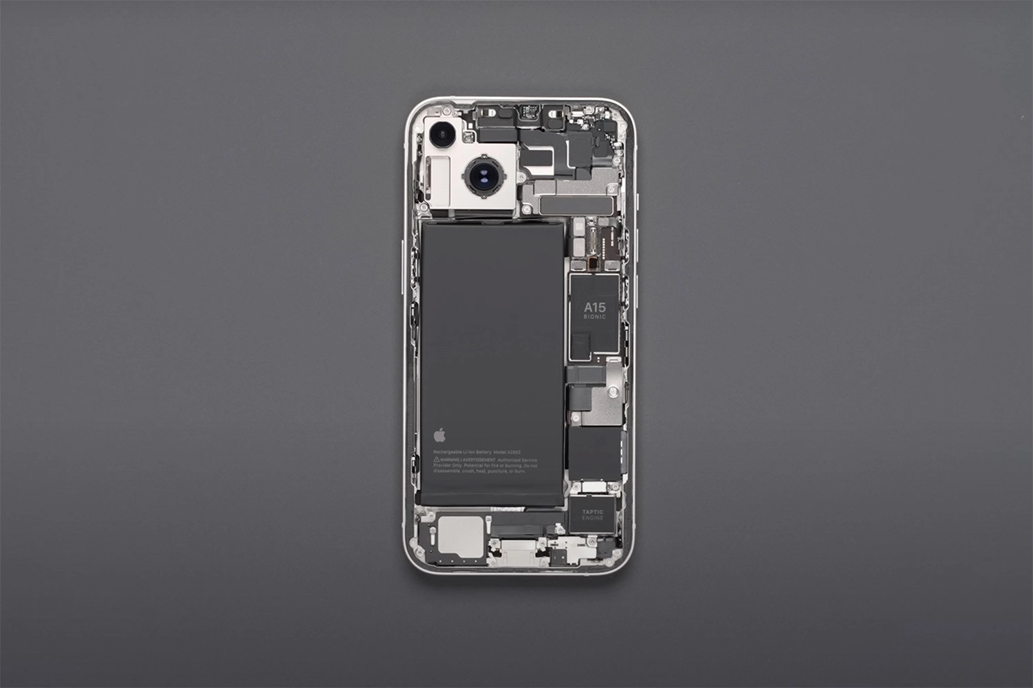 Thay pin iPhone 15 Plus 1