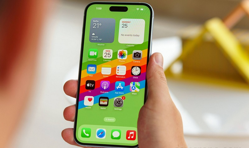 Thay pin iPhone 15 Plus 4