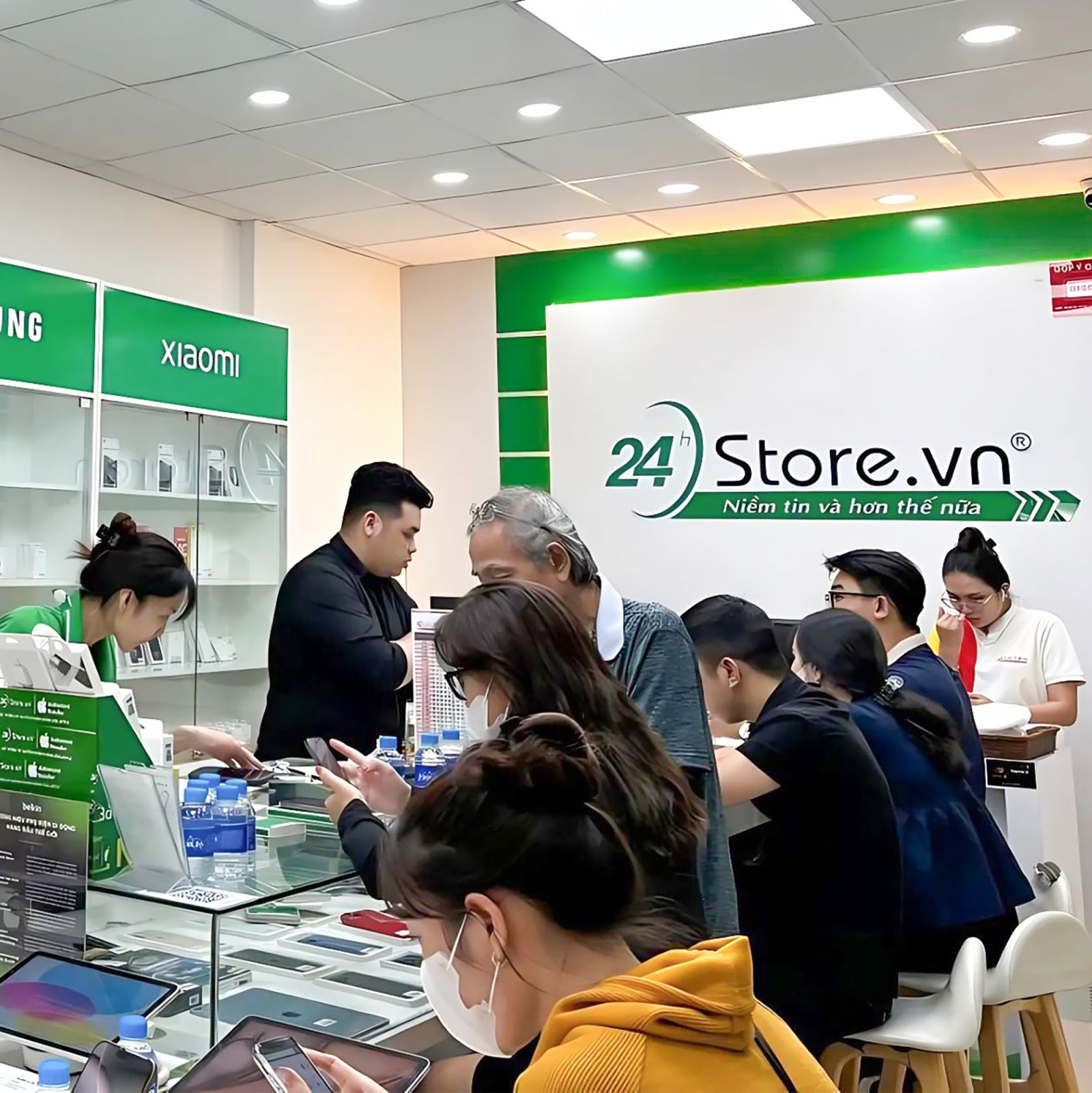 Thay kính lưng iPhone 11 Pro Max 6