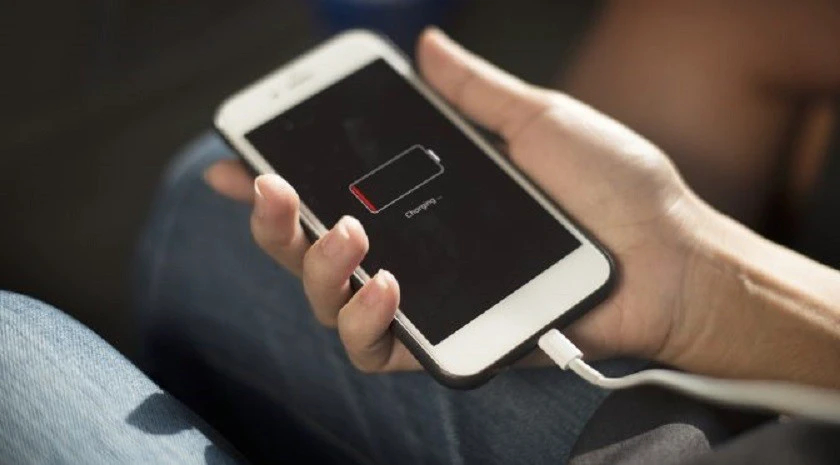 Thay pin iPhone 5 3