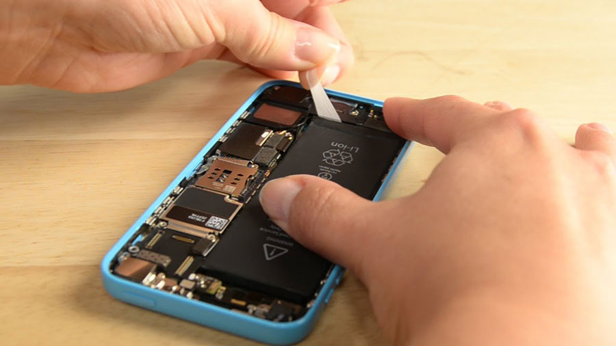 Thay pin iPhone 5C 1