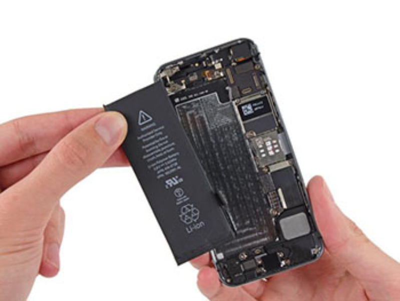 Thay pin iPhone 5C 3