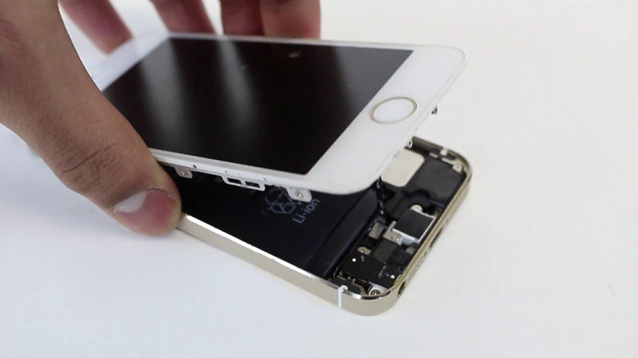 Thay pin iPhone 5S 3