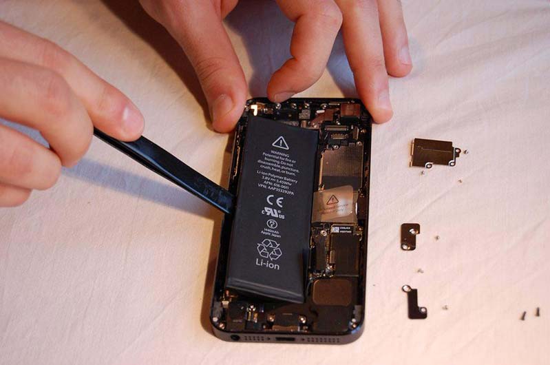 Thay pin iPhone 5S 5