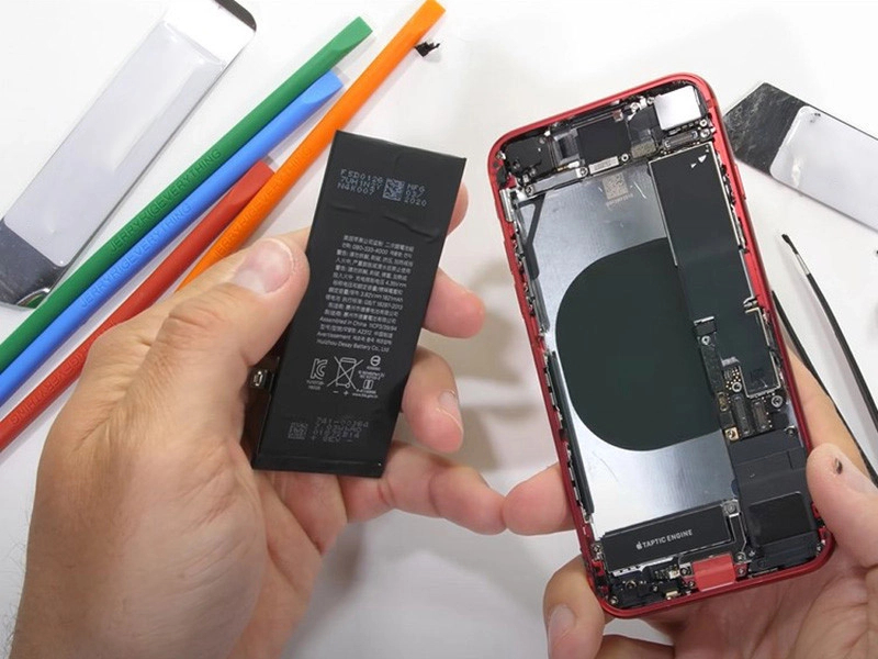 Thay pin iPhone SE 1