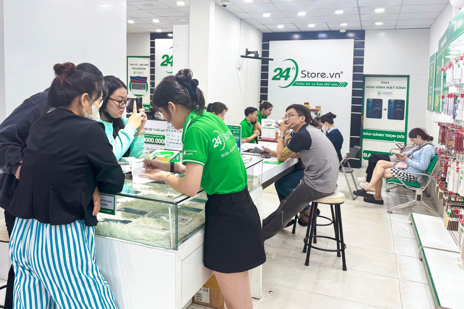 iPhone SE 2020 64GB Cũ chính hãng 11