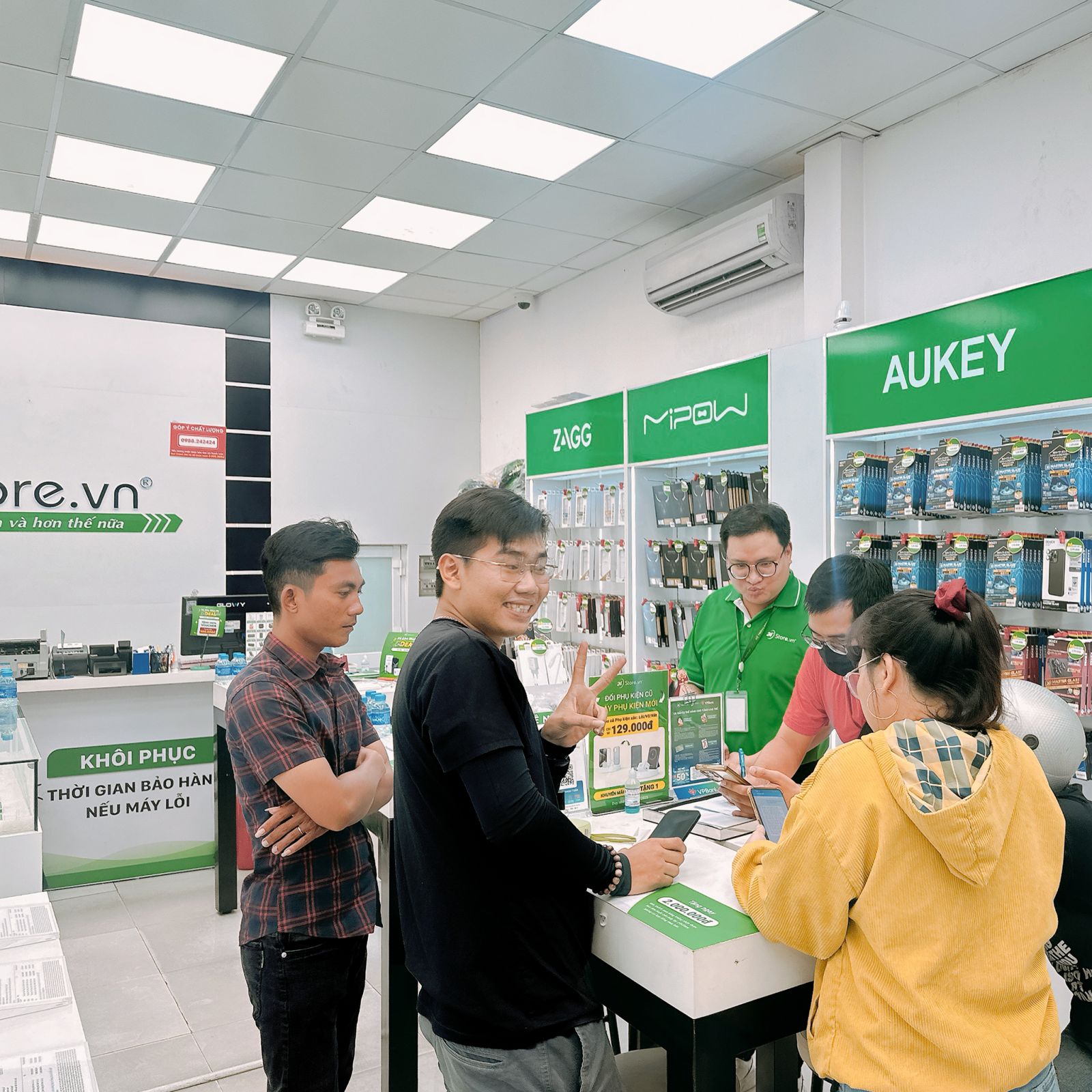 Thay kính lưng iPhone 11 Pro 6