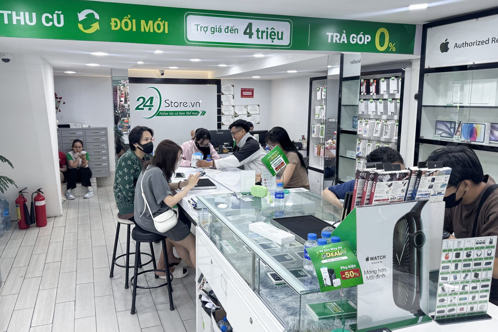 home-credit-tra-gop-tien-loi-mua-sam-khong-phai-nghi-ngoi