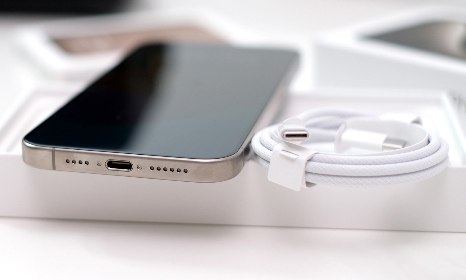 2. Tính năng nổi bật của Cáp sạc USB-C iPhone 15 Series tháo máy (1m)