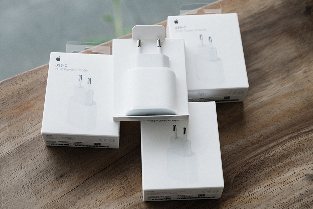 1. Thiết kế nhỏ gọn, hiệu suất sạc mạnh mẽ chuẩn Apple