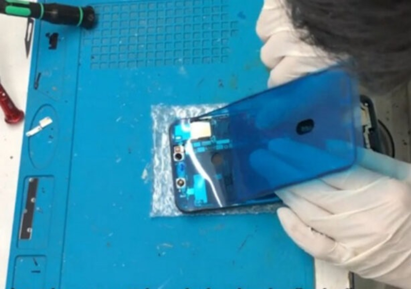 Thay kính lưng iPhone 12 Mini 4