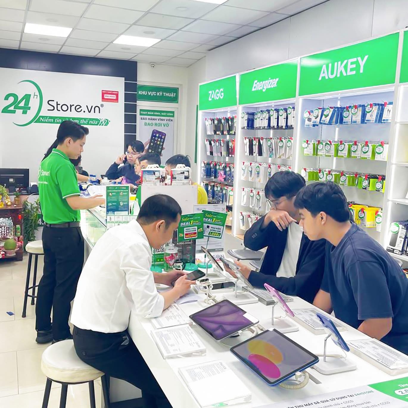 5. Vì sao nên mua Cáp sạc nhanh Anker 322 Type C - Lightning MFI bọc dù 1.8M chính hãng tại 24hStore?