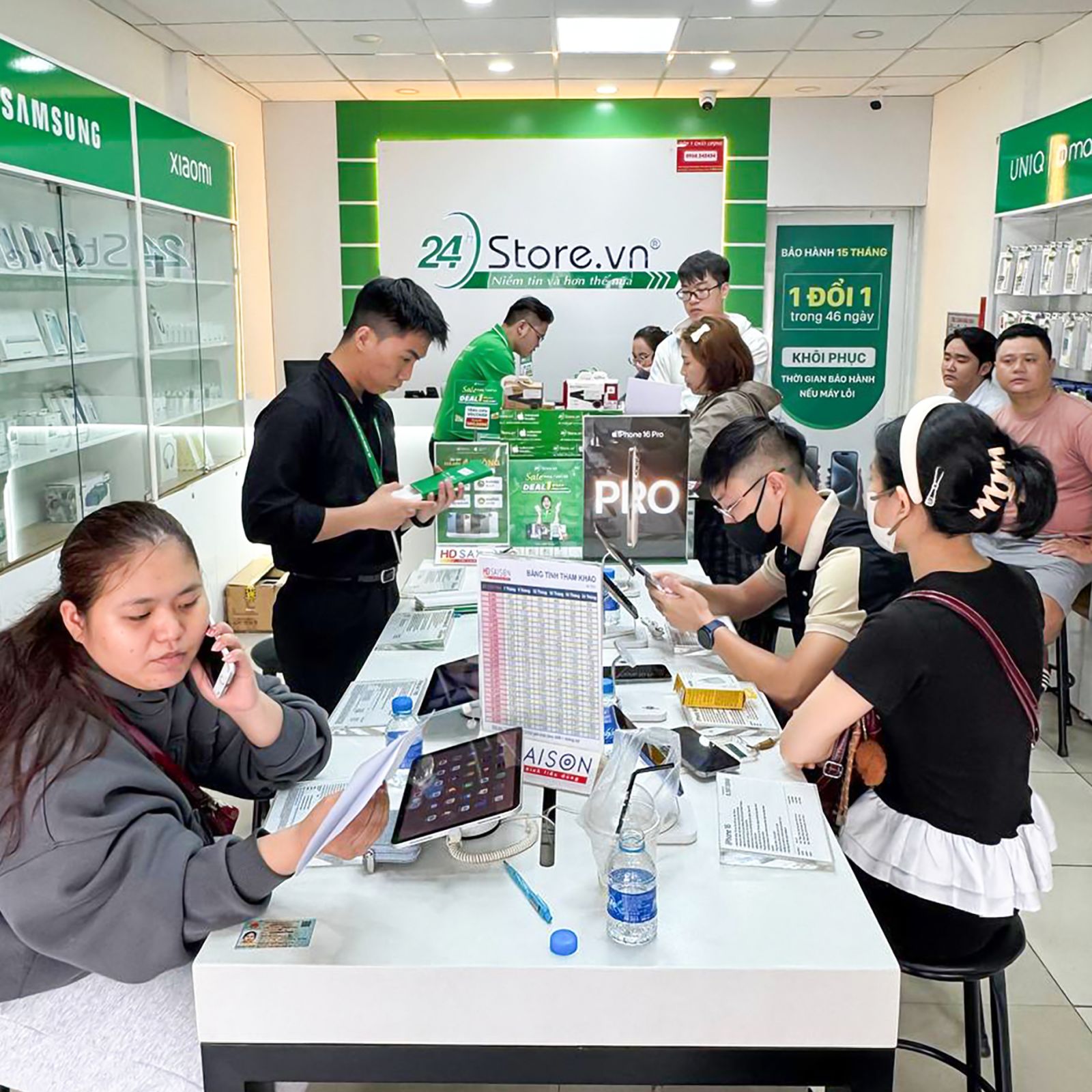Thay kính lưng iPhone 13 6