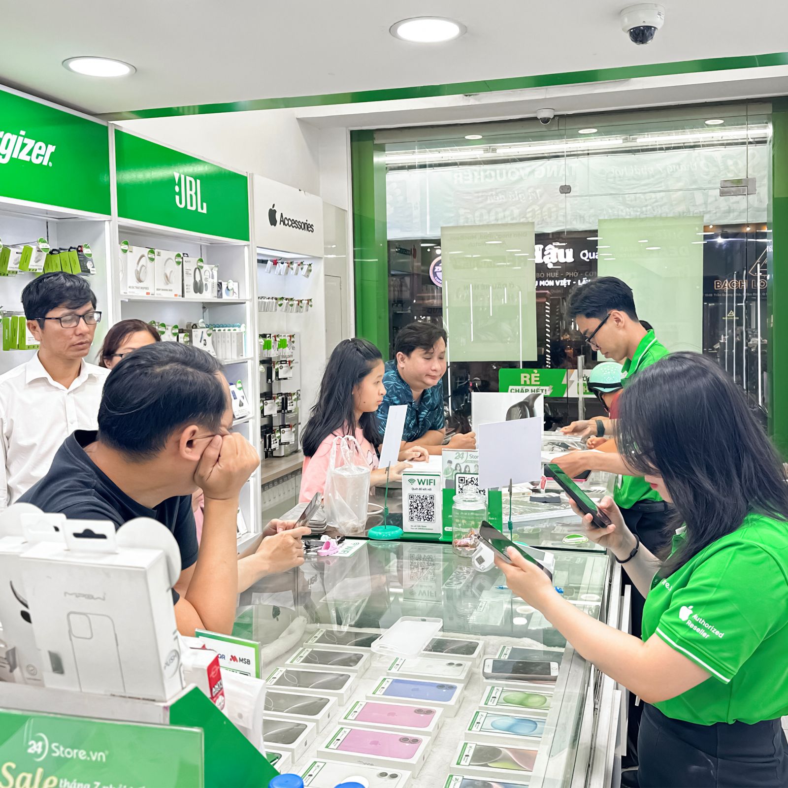 Thay kính lưng iPhone 13 Pro 6