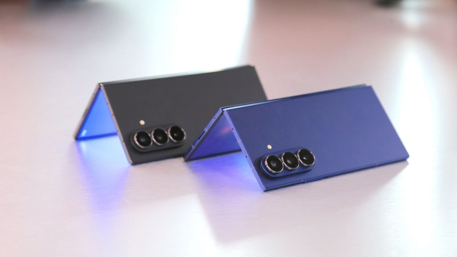 3.6. One UI 8 - Giao diện tối ưu trải nghiệm gập mở trên Samsung Galaxy Z Fold7 5G 12GB/512GB Chính Hãng