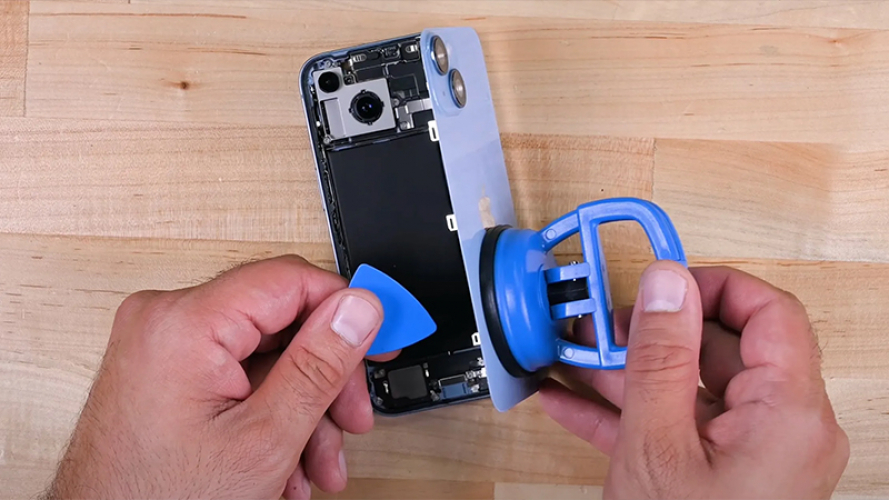 Thay kính lưng iPhone 14 Plus 5 Thay kính lưng iPhone 14 Plus 5