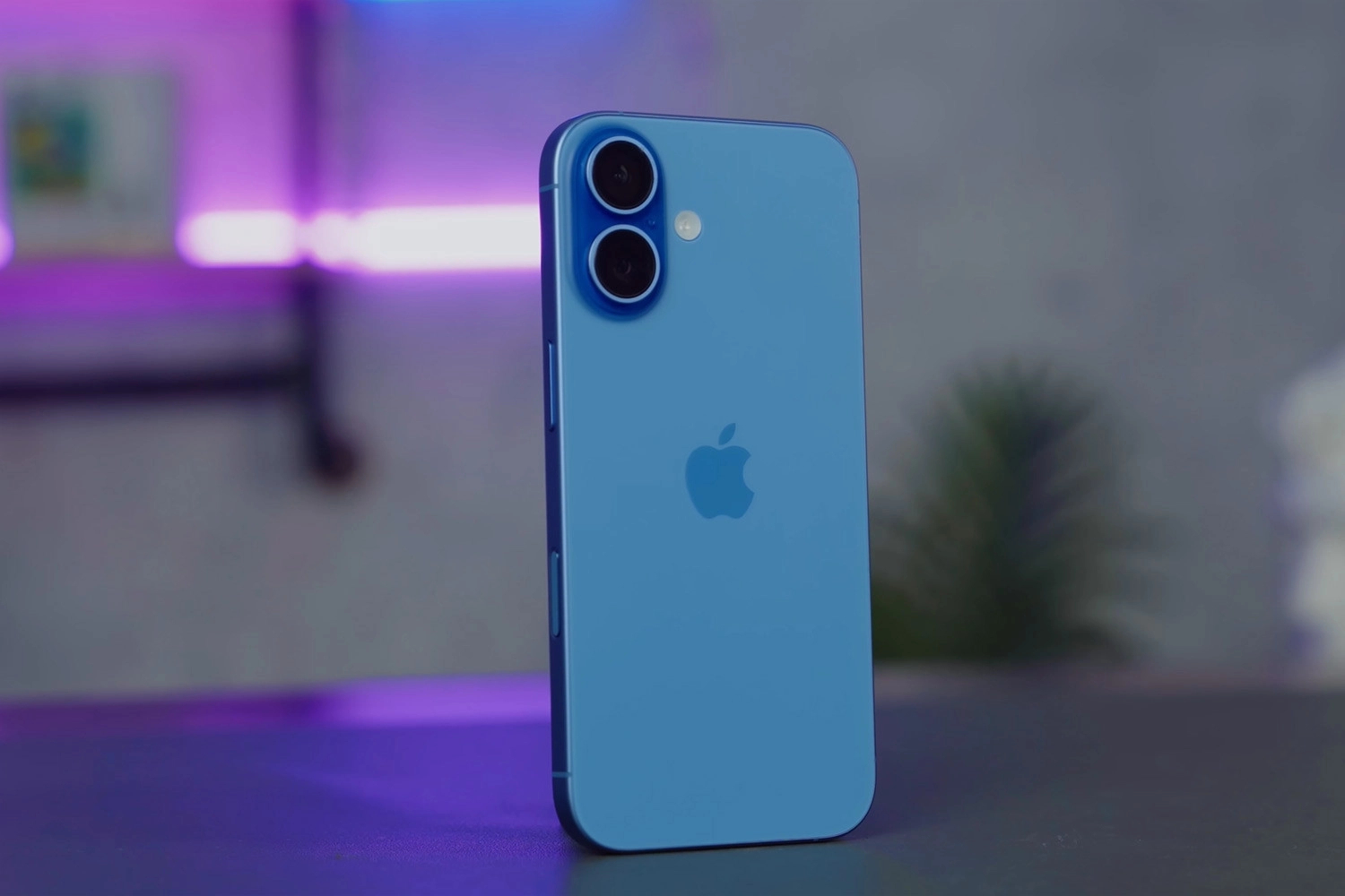 Thay kính lưng iPhone 16 5