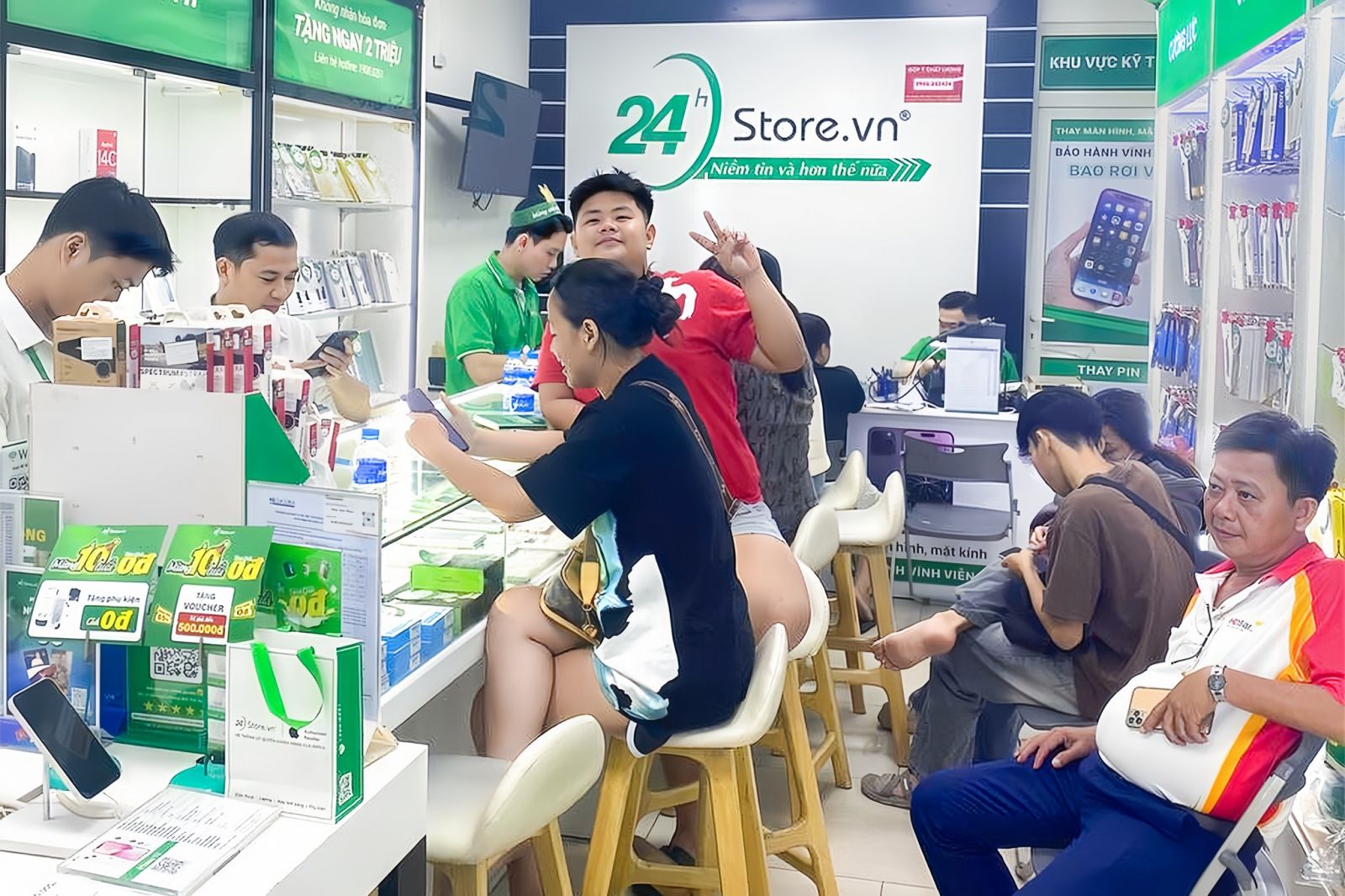 Thay pin iPhone SE 2020 10 Thay pin iPhone SE 2020 10