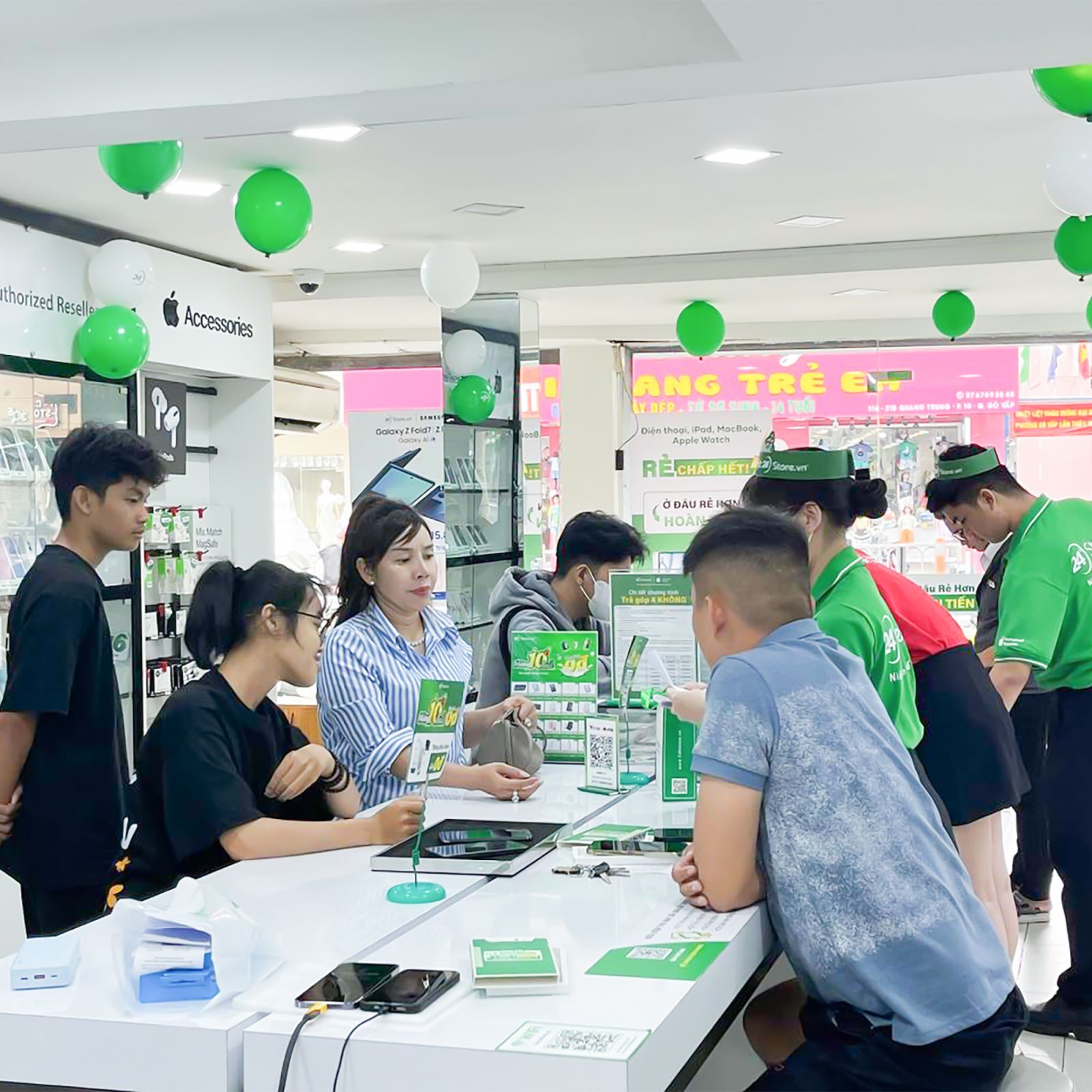 Thay pin iPhone SE 2020 8 Thay pin iPhone SE 2020 8