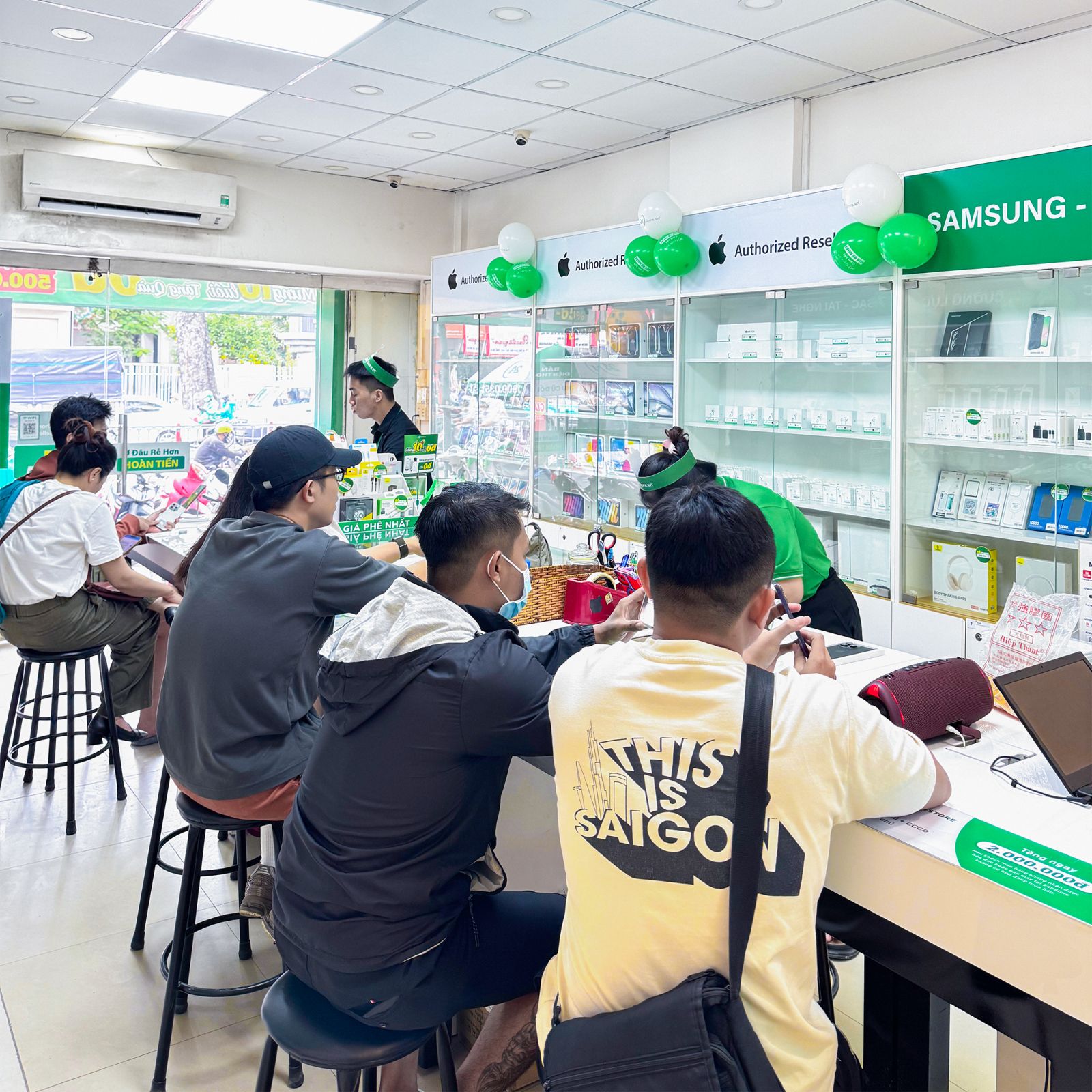 Thay pin iPhone SE 2020 9 Thay pin iPhone SE 2020 9